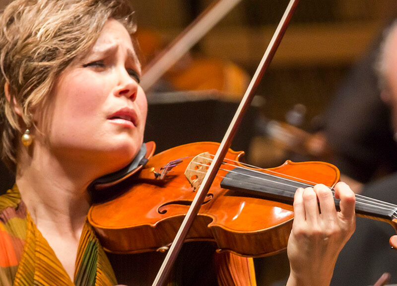 Leila Josefowicz performing