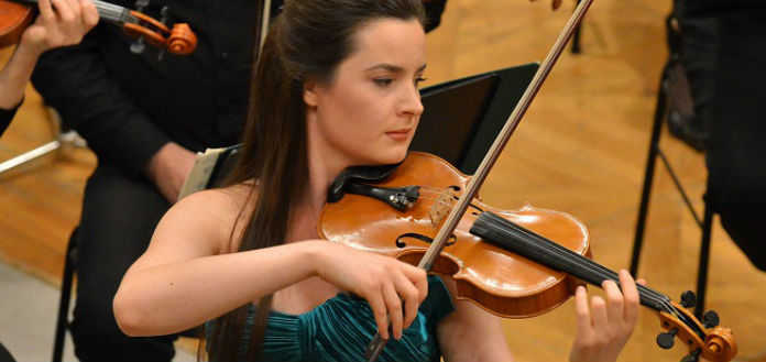 amalia-hall-violin-violinist-696x329-1