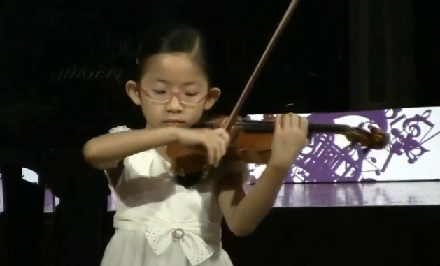 FLASHBACK FRIDAY | VC Rising Star Chloe Chua Performs Wieniawski's Scherzo Tarantelle in 2014 - image attachment