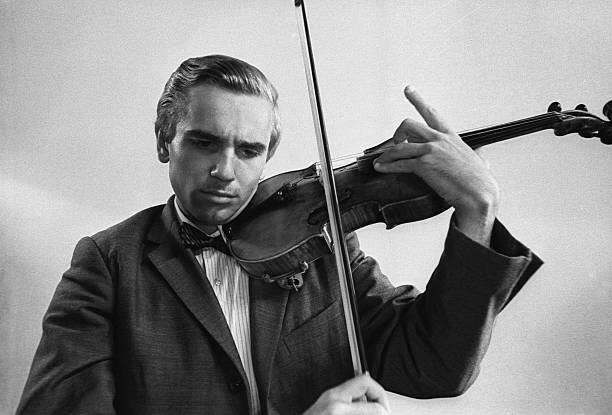 FLASHBACK FRIDAY | Viktor Tretyakov Performs Paganini's Violin Concerto No. 1 - image attachment