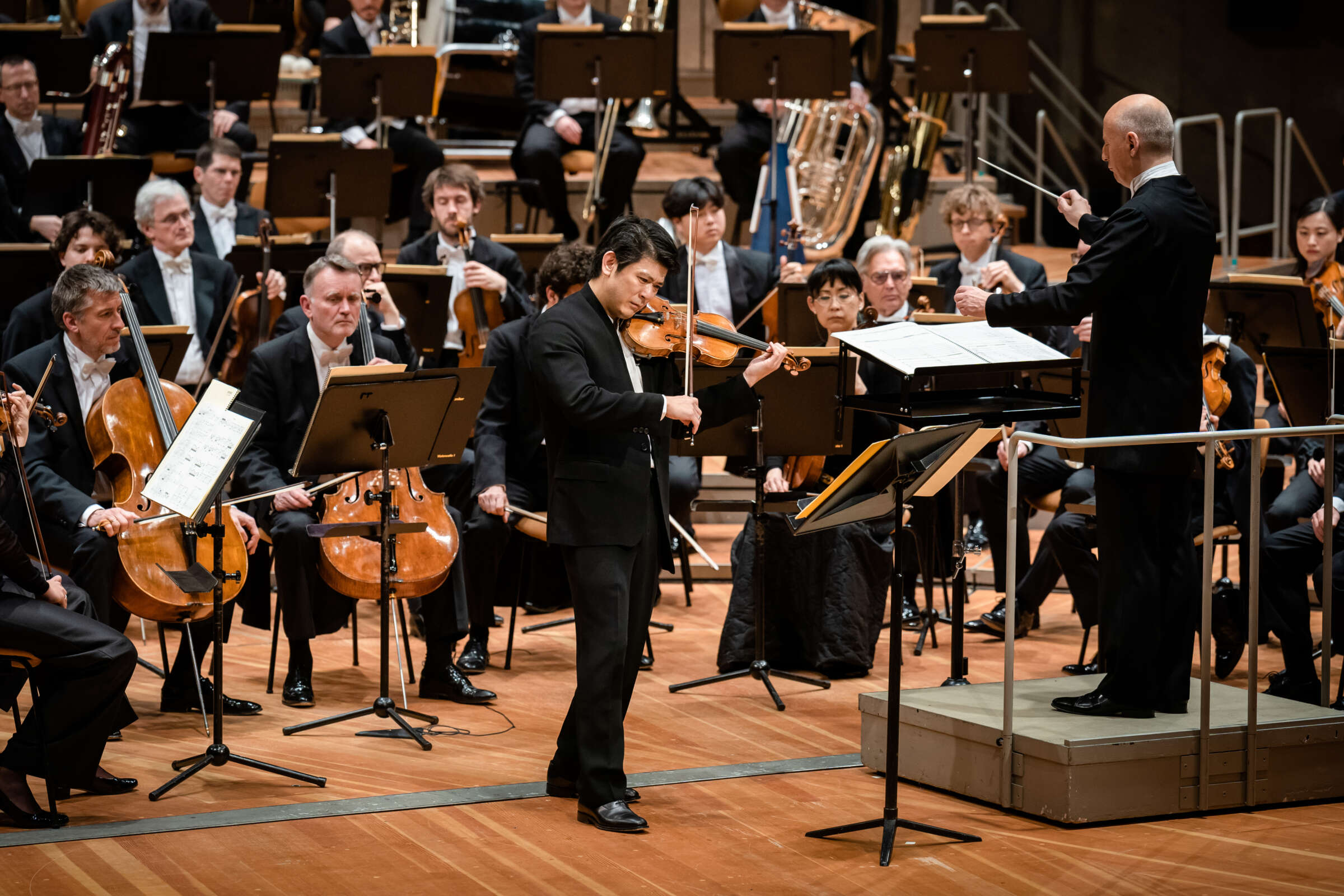 Sehen Sie sich die Aufführung von Toshio Hosokawas „Prayer for Violin and Orchestra“ durch die Berliner Philharmoniker an